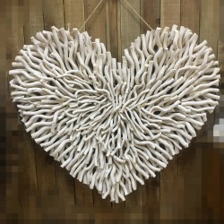 *80CM WHITE WOODEN HEART WALL DECORATION - L