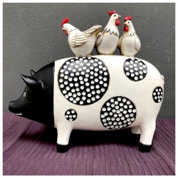 Polyresin farm pig with chickens 